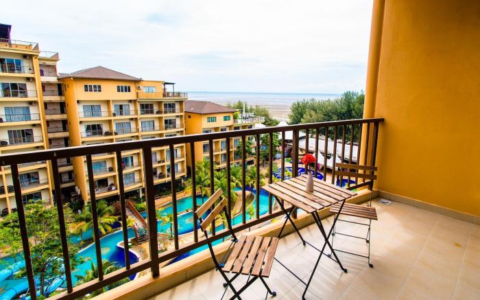 GOLD COAST MORIB by 369 Pool View