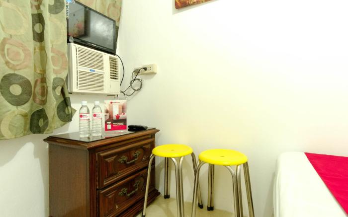 RedDoorz @ Prince JB Beach Resort Zambales