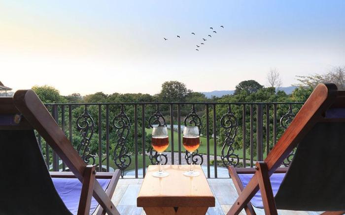 StayVista at Dudley Manor with Swimming Pool