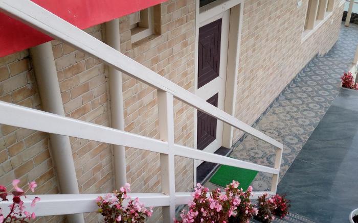 CRYSTAL LAKEVIEW HOMESTAY