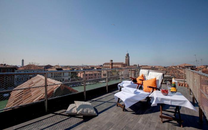 ACQUAMARE Suite with Roof terrace & Canal view