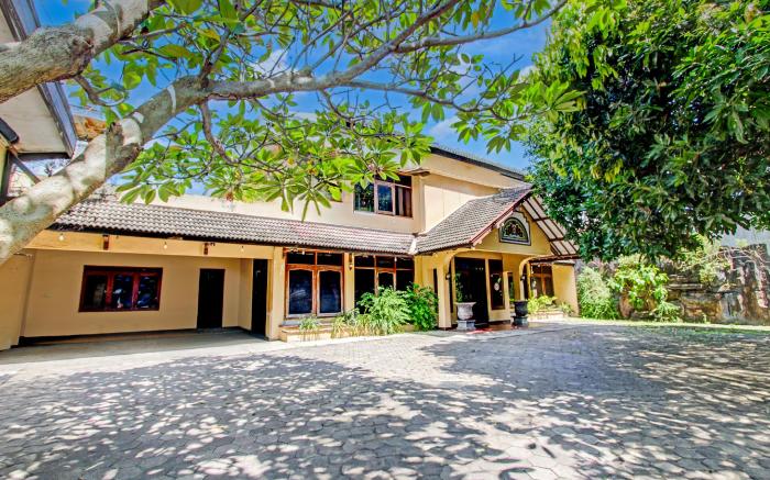 Hotel O Solo near Stasiun Solo Balapan formerly Hotel Trihadhi