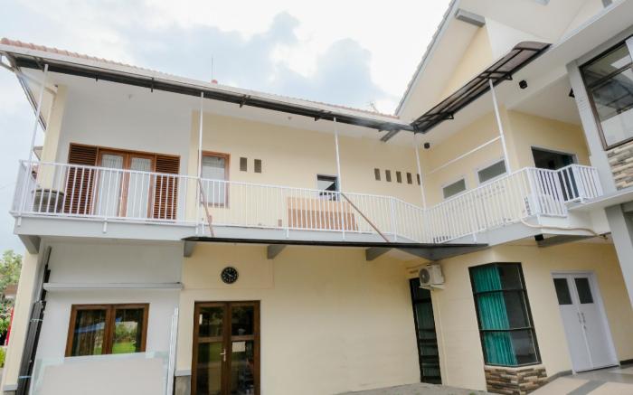OYO 1509 Candi Panggung Family Guest House Syariah