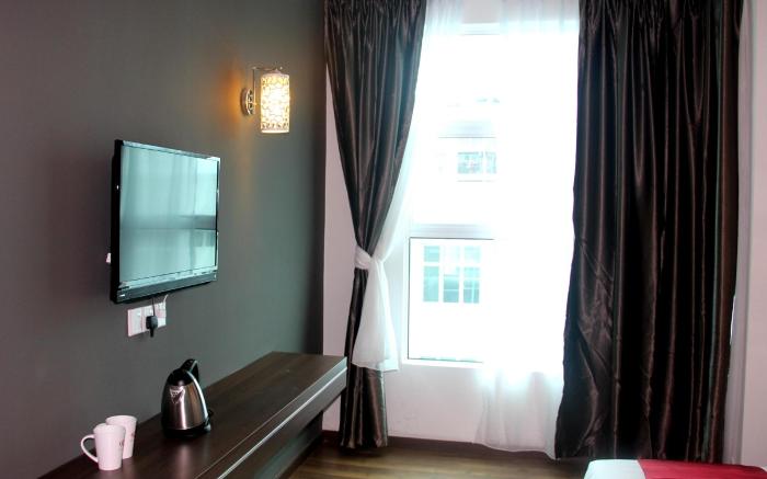 906 Premier Hotel