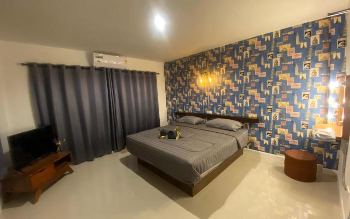M Hostel and Cafe