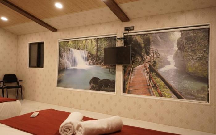 Hollywood Palace Resort