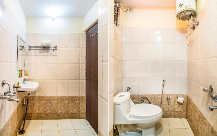 FabHotel Elysian Grand - 3kms from Chaudhary Charan Singh International Airport Lucknow