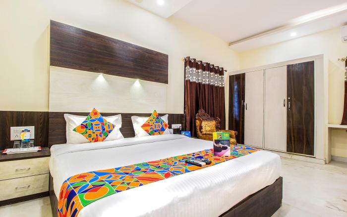 FabHotel Crown Suites - Nr. Sony Signals