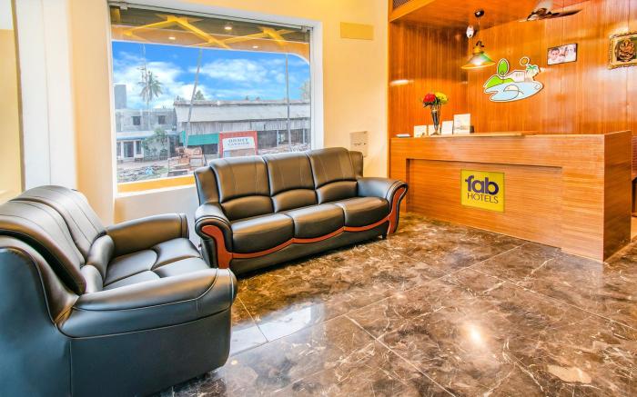 FabHotel Radha Residency - 1km from Serenity Beach, Kottakuppam