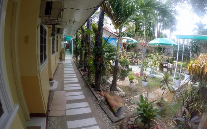 D Lucky Garden Inn and Suites