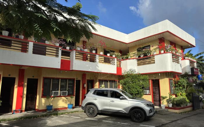 RedDoorz near Mariners Legazpi