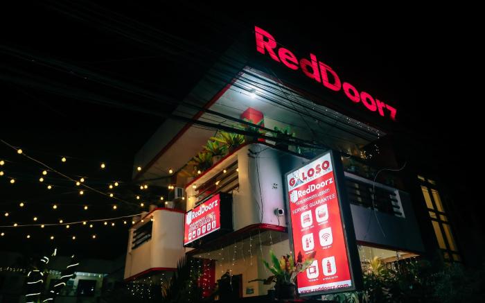 RedDoorz near Mariners Legazpi