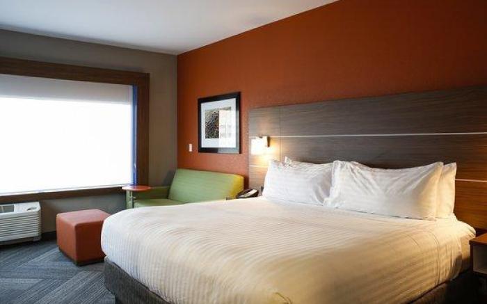 Holiday Inn Express & Suites Louisville Downtown By IHG