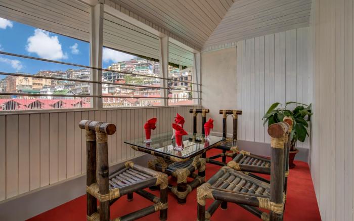 Mount Conifer Suites & Spa, Darjeeling