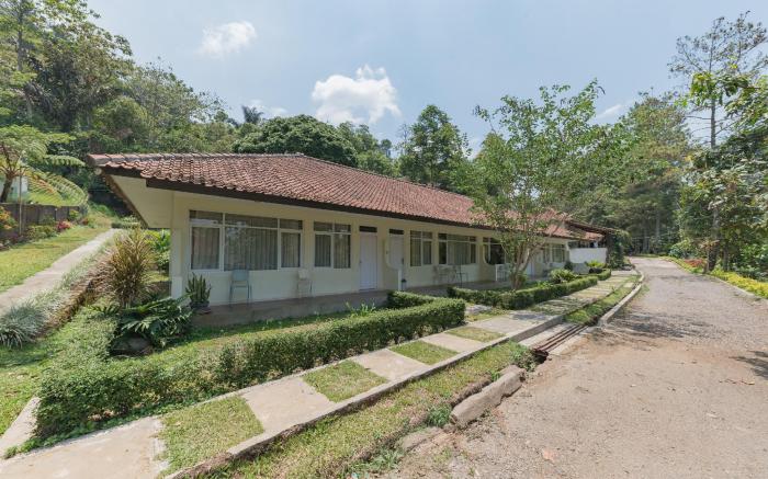 RedDoorz Resort Syariah near D'Castello Ciater Subang