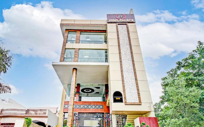 Super Townhouse OAK Hind Palace Near Gomti Riverfront Park