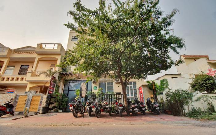Super Townhouse Kachnar House Vikas Nagar