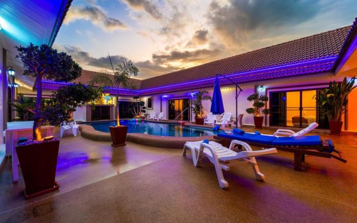 Siam Court Hotel and Resort