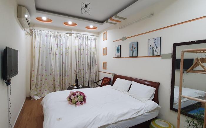 Westlake view, cozy studio, couplegetaway