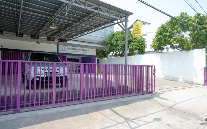 RedDoorz near Alun Alun Kaliwungu Kendal