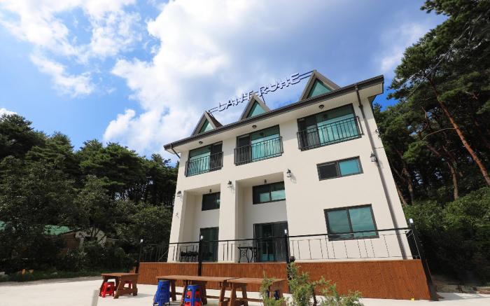 Gangneung Lantruhe Pension