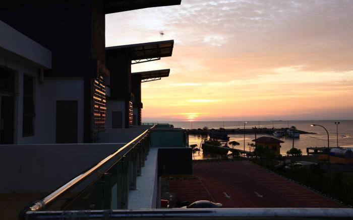 H BY NOBITA HOMESTAY- BALCONY
