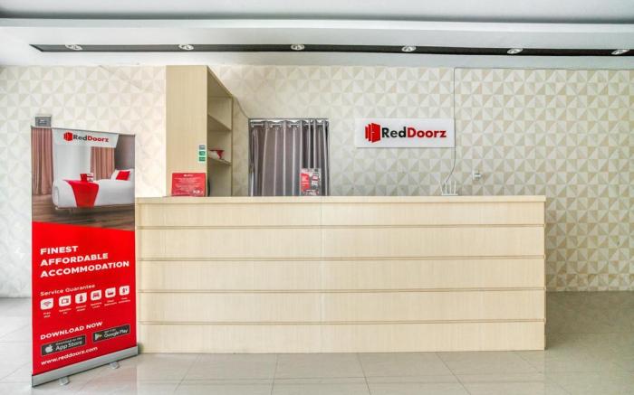 RedDoorz Plus near RSUD Dr. Pirngadi Medan 2