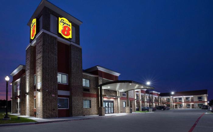 Super 8 by Wyndham Humble/Houston