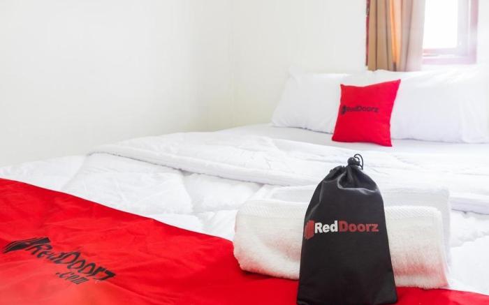 RedDoorz near Universitas Pamulang