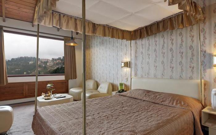 Honeymoon Inn