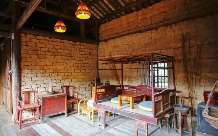 Tulou Herongzhuang Inn