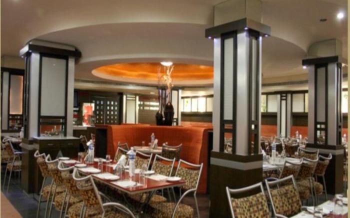 Taj Tristar