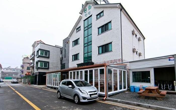 Daecheon Shinhwa Pension
