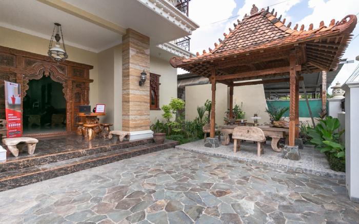 RedDoorz Syariah near Exit Toll Banyumanik Semarang