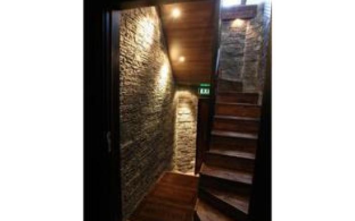 Hotel & Restaurant The House