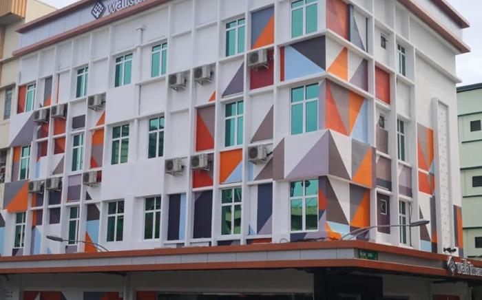 Walk In Hotel
