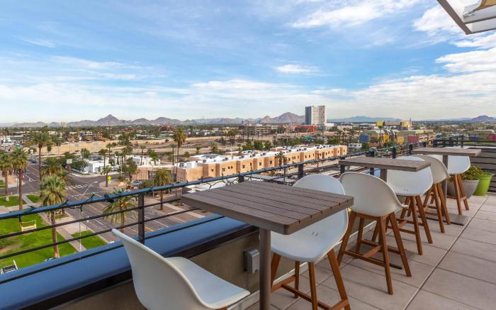 Cambria Hotel Downtown Phoenix Convention Center