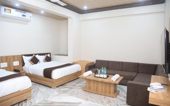 Hotel Kirti Plaza