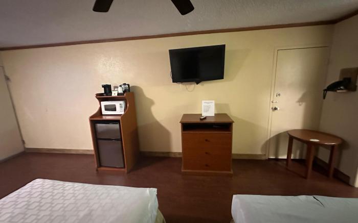 Hotel Red Rose by Townhouse Covington I-64