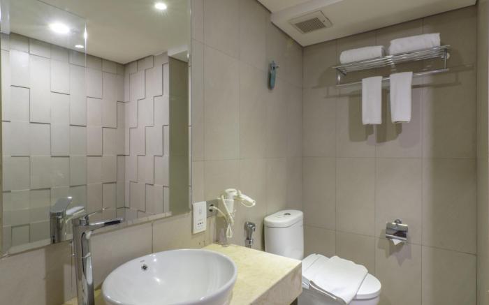 Bedrock Hotel Kuta Bali