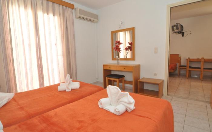Erato Studios & Apartments