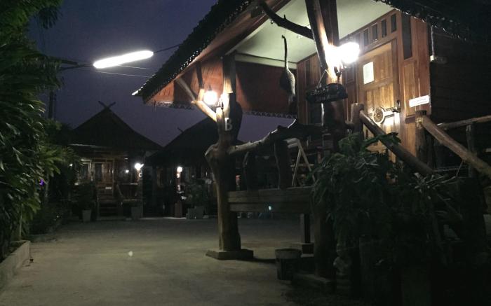 Ruenmai Homestay Lahansai