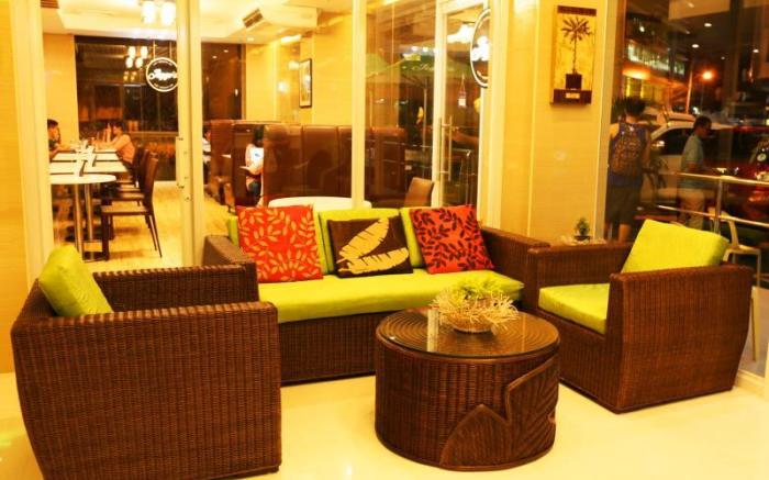 Green Banana Business Hotel