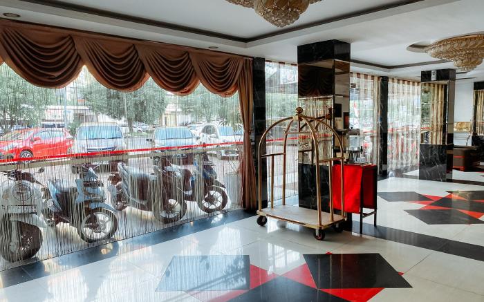 Lucky Star Hotel