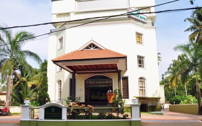 Holiday Hotel Cherai