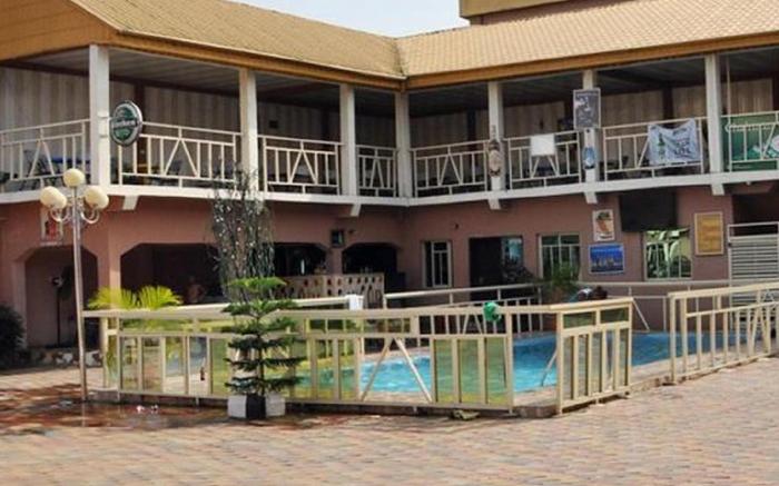 Keviz Hotels 
