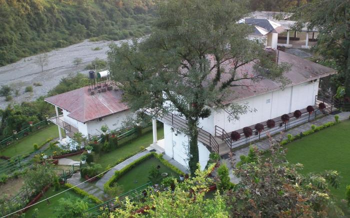 Home in the Hills, Resort & Restaurant