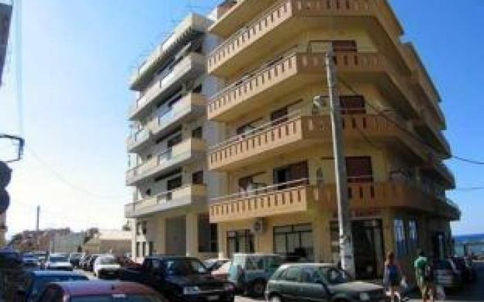 Kronos Hotel