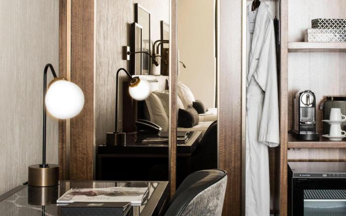 LondonHouse Chicago Curio Collection by Hilton