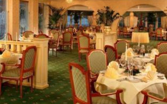 Alexander Hotel